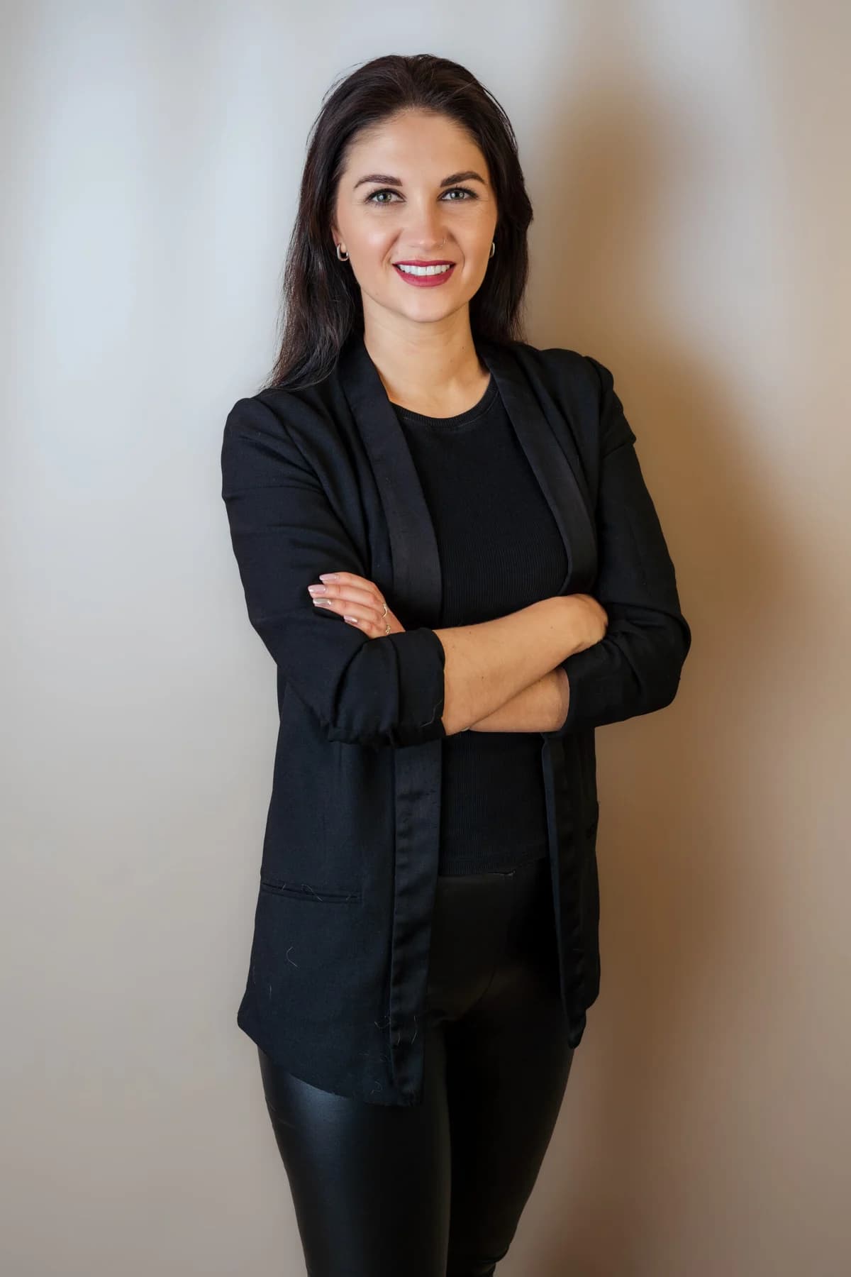 Anastasia Wolfram, Fachkosmetikerin und Permanent-Make-up-Artistin